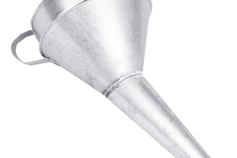 Ugaoni metalni levak sa cediljkom od 17 cm