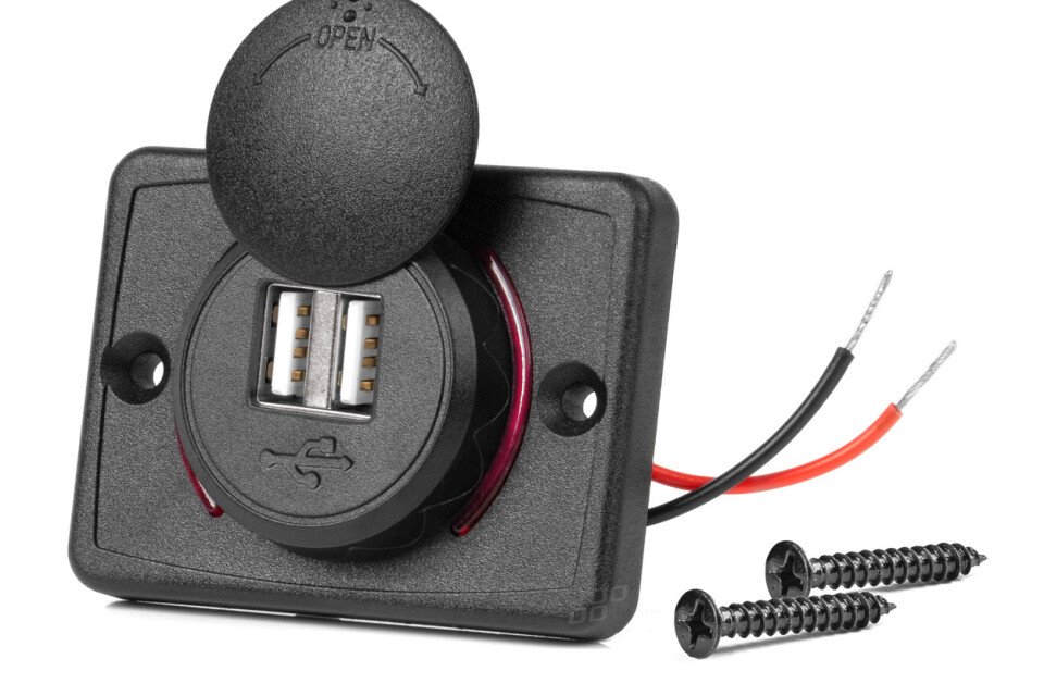 Autonabíječka s USB zásuvkami, voděodolná, čtvercová, 2x USB 12V 24V AMIO-04230