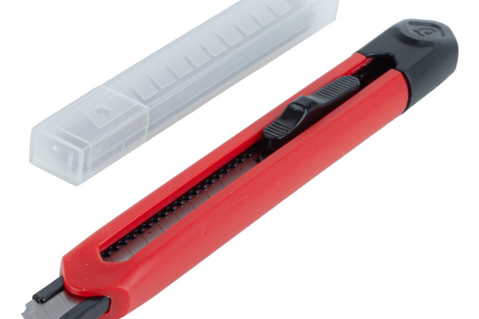 Coltello universale con set di lame in ABS 80x9x0,4 mm 1+5 AMIO-04818