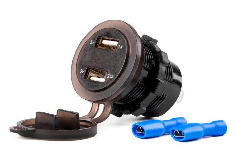 Vízálló töltő USB-aljzatokkal és 2xUSB 12/24V feszültségvizsgáló MOD-06