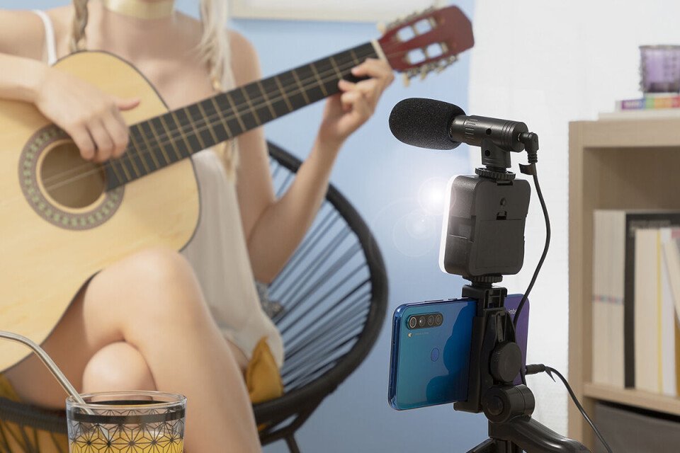Kit Vlogging con Luce, Microfono e Telecomando Plodni InnovaGoods 6 Pezzi