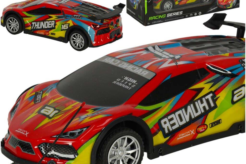 Czerwony sportowy samochód RC
