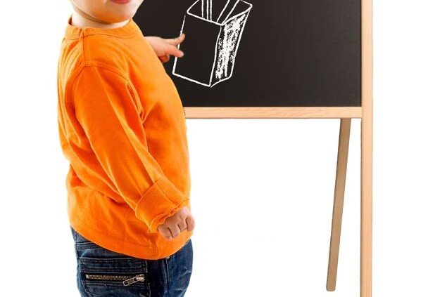 Μαυροπίνακας με κιμωλία, μαγνητικός, διπλής όψης + γράμματα, 84 x 43 x 50 cm