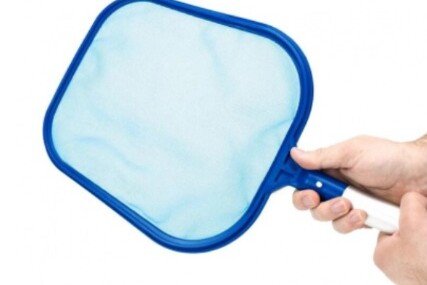 Mreža z ročajem za čiščenje bazena