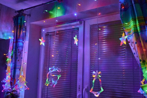 LED-es függönylámpák északival és csillagokkal - 2,5 m, 138LED - sokszínű