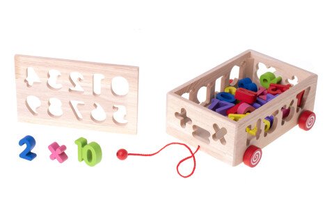 Tren din lemn pe sfoară + accesorii
