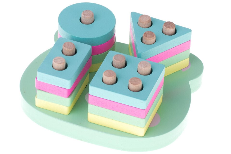 Puzzle de potrivire a formelor din lemn, 4 turnuri