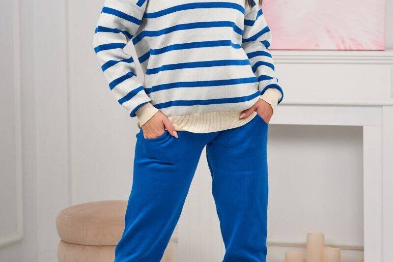Zestaw sweterkowy: sweter w paski + spodnie, kolor niebieski